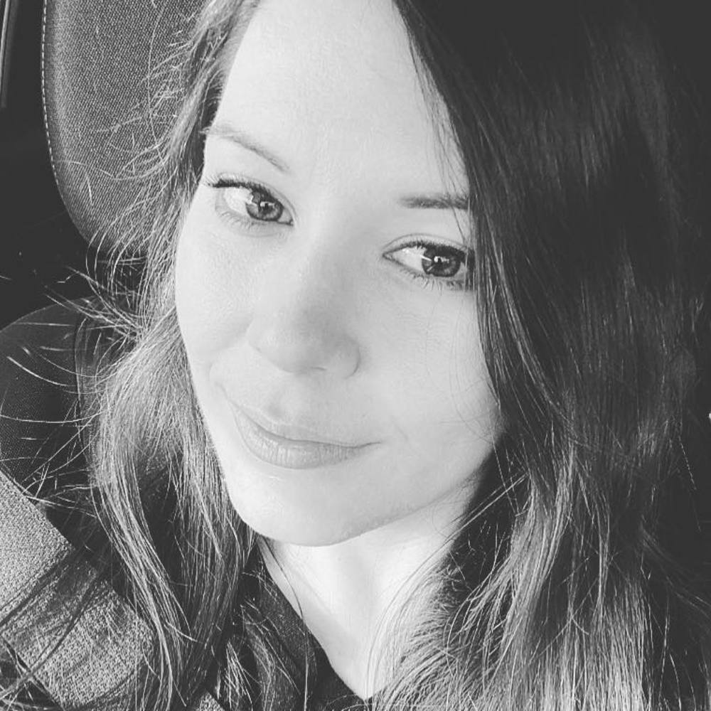 Meet your Posher, Carla